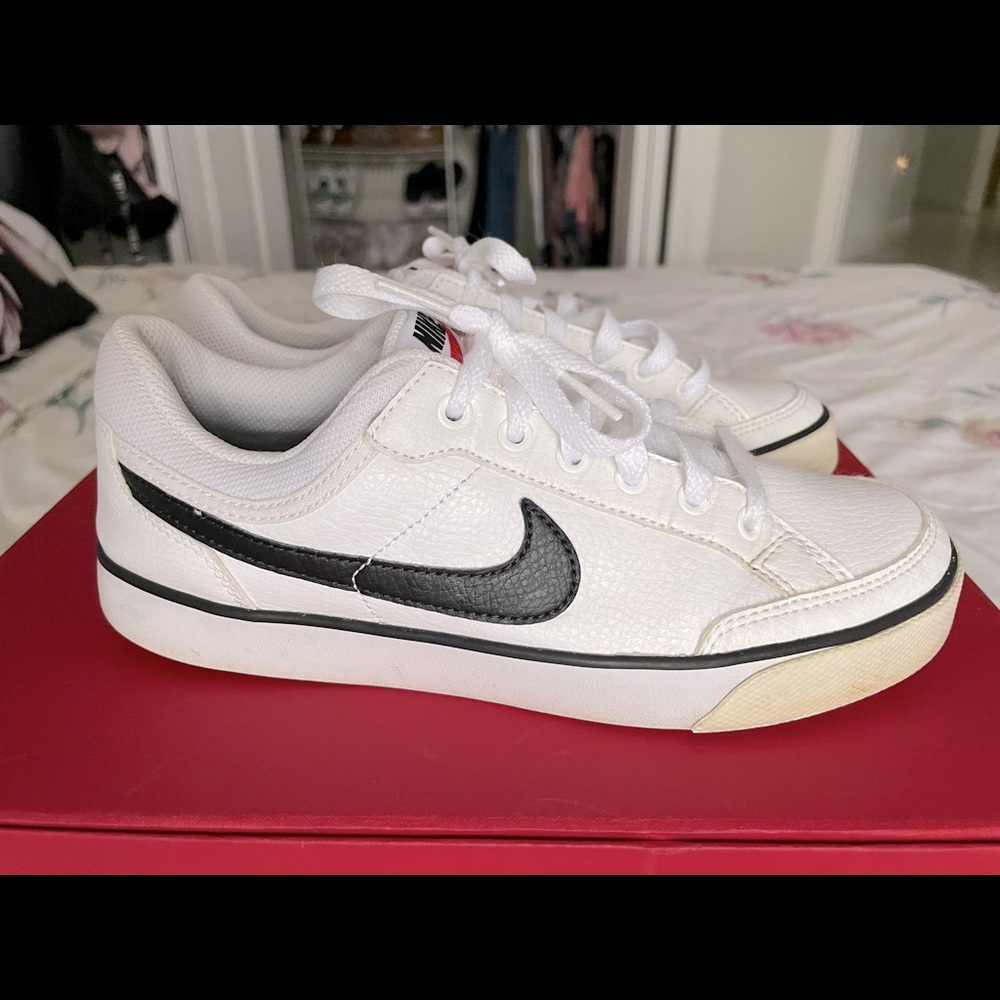 Nike kicks